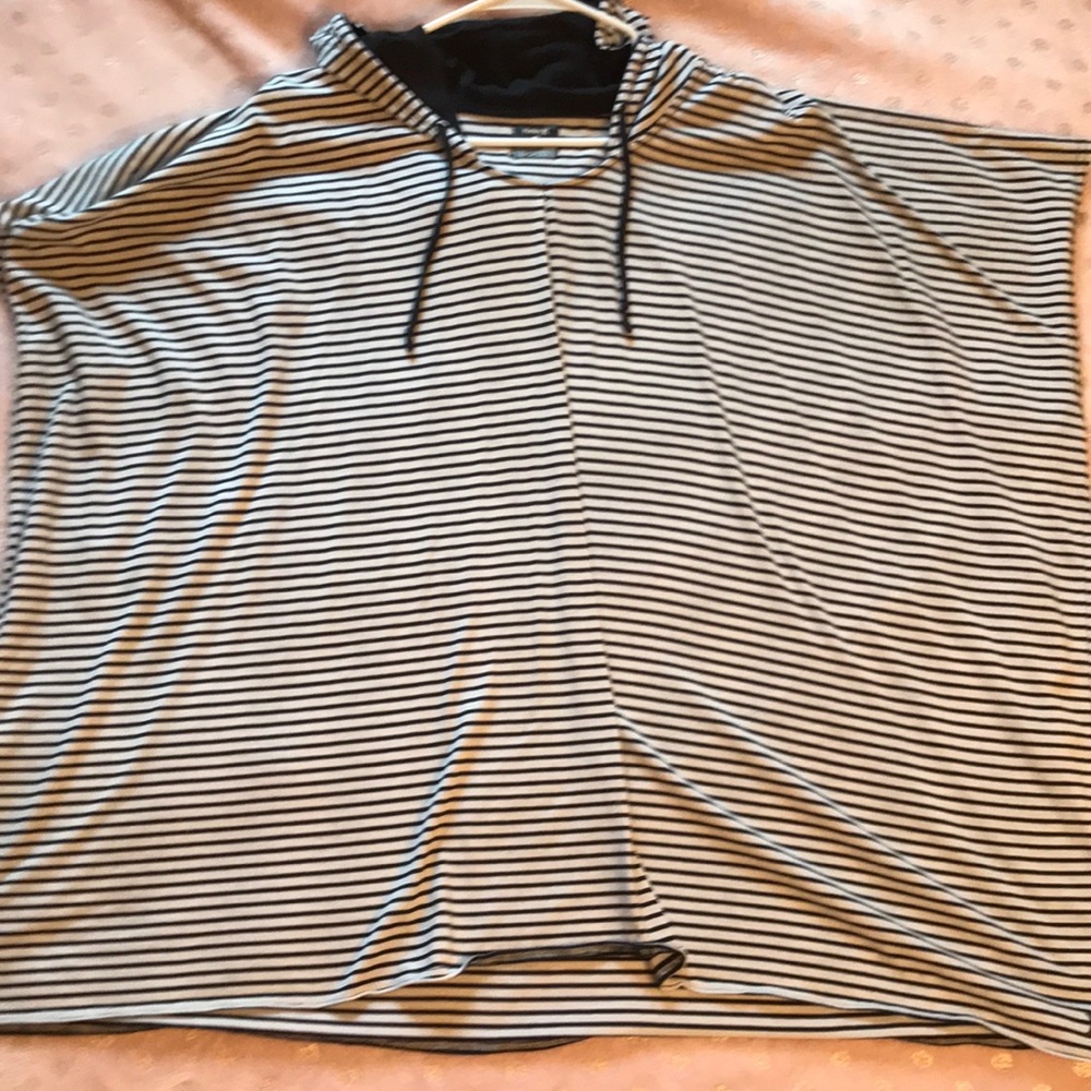 Black and white Hurley T-shirt/coverup